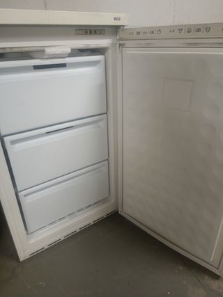 Congelador vertical LYNX 3 cajones