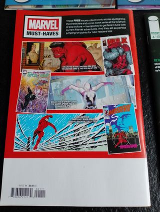 Lote de catálogos y revistas sobre cómics