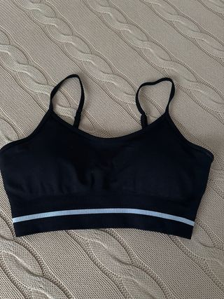 Top deportivo negro talla S sin estrenar