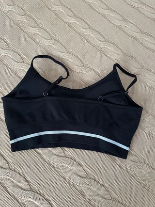 Top deportivo negro talla S sin estrenar