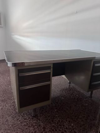 Escritorio Vintage Beige y Negro. Inox y cristal