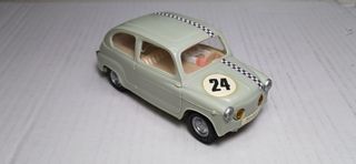 Scalextric réplica 600 Verde Oliva Iberslot