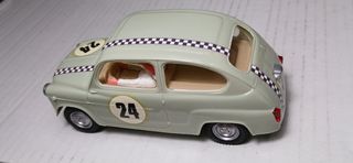 Scalextric réplica 600 Verde Oliva Iberslot