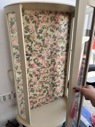 Vitrina antigua de cristal y madera