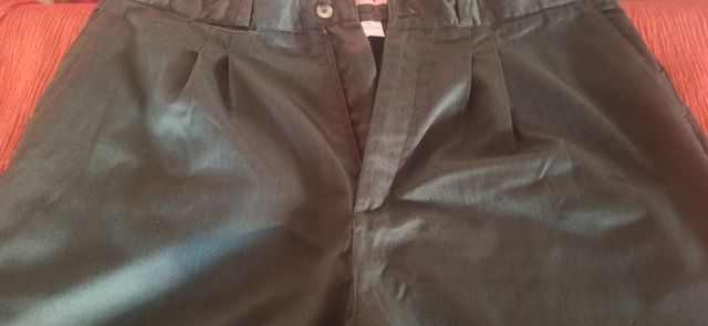 Pantalón corto caballero verde oliva