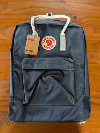 Zaino Fjallraven Kanken Blu e Bianco
