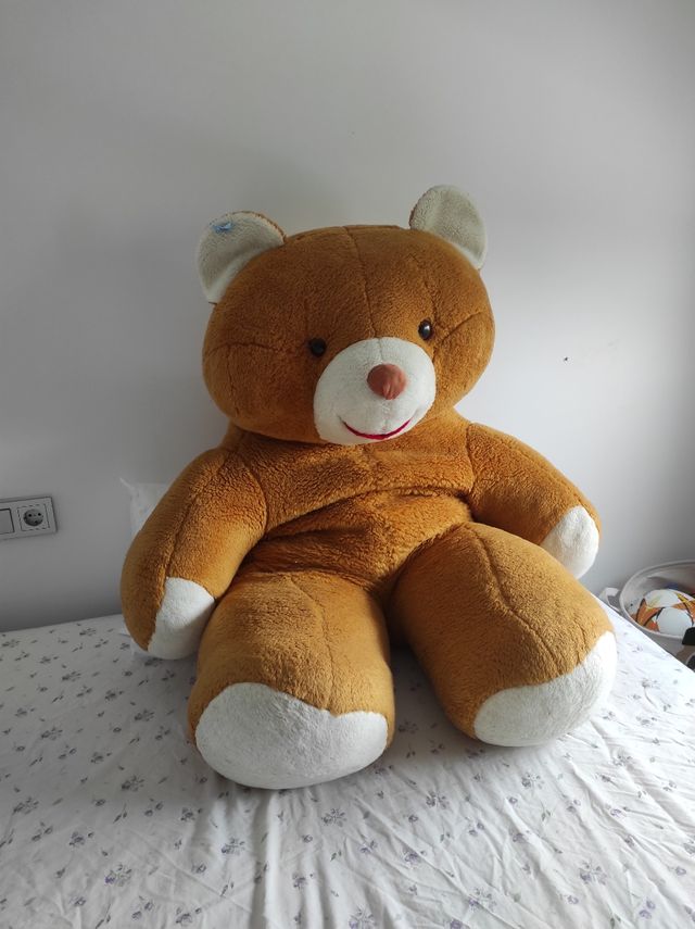 Oso de peluche grande marrón