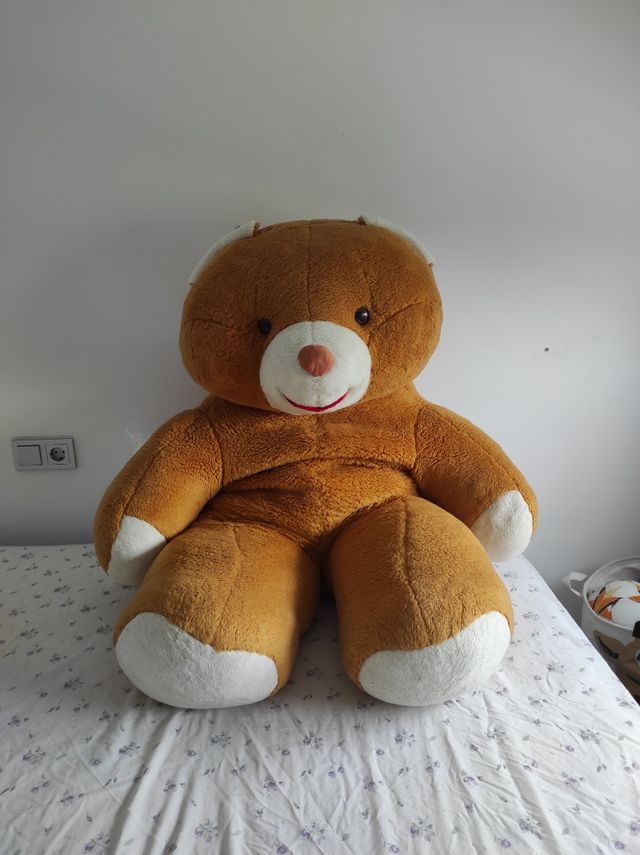 Oso de peluche grande marrón