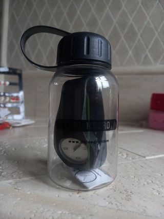 Orologio in gomma nero nuovo