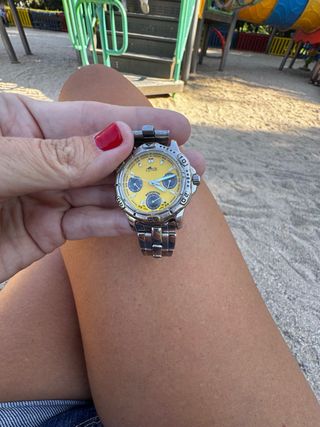 Reloj Lotus esfera amarilla
se soltó el enganche