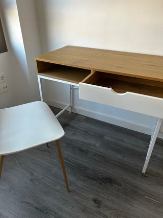 Escritorio y Silla Madera y Metal