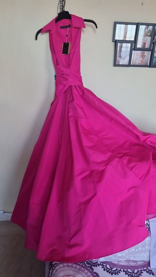 Traje de fiesta o boda rosa