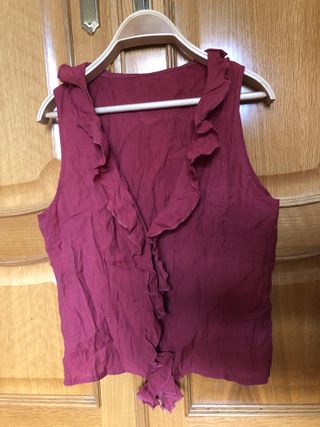 Blusa sin mangas con volantes