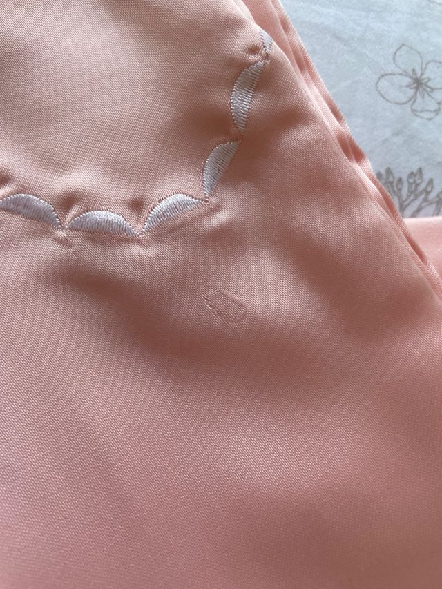 Juego Sábanas Raso Rosa Bordado Flores