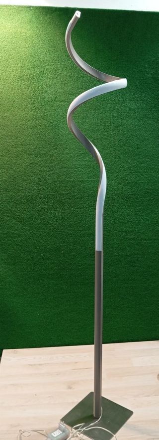 Lamapa de pie 