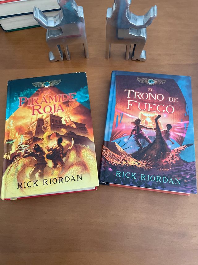 La pirámide roja / El trono de fuego Rick Riordan￼