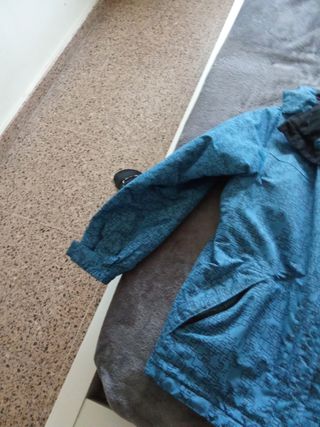 Chaqueta azul con estampado