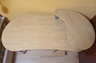 Escritorio madera - metal y silla giratoria. 