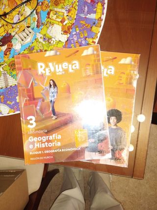 Geografía e Historia. 3 Secundaria. Revuela. Re...