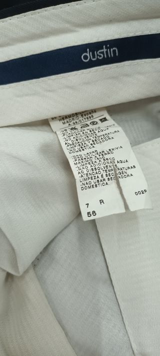 Traje DUSTIN Raya azul
 Talla 56