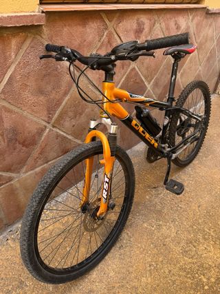 Bicicleta de Montaña Naranja y Negra