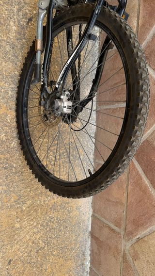 Bicicleta de Montaña Naranja y Negra