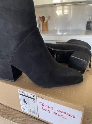 Botín tacón Zara negro ante