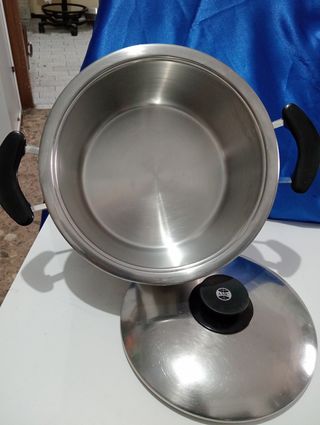,.OLLA AMC CABE 6 LITROS. DIÁM. 28 CM. ALTA 15 CM.