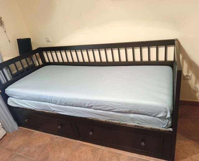 Diván Cama Ikea Hemnes Negro.