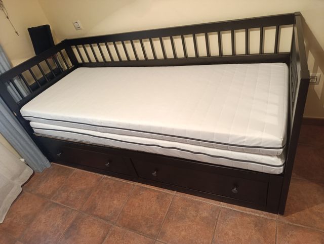 Diván Cama Ikea Hemnes Negro.