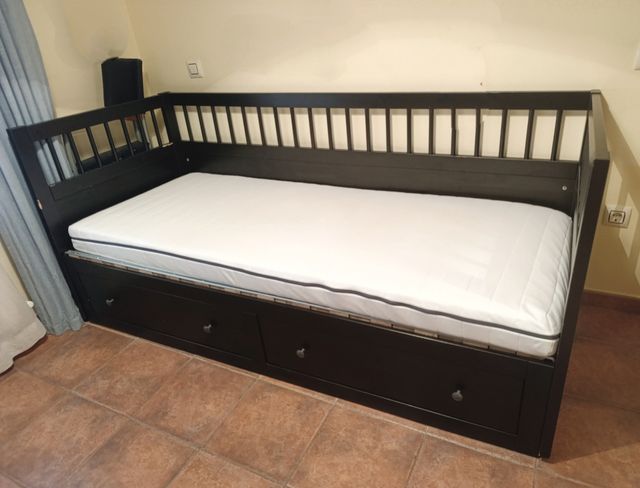 Diván Cama Ikea Hemnes Negro.