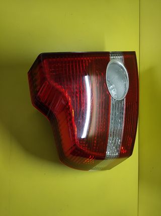 PILOTO TRASERO IZQUIERDO VOLVO S40