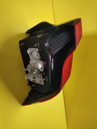 PILOTO TRASERO IZQUIERDO VOLVO S40