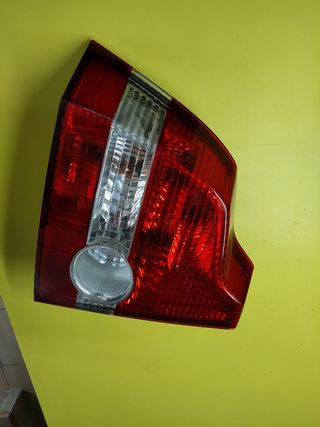 PILOTO TRASERO IZQUIERDO VOLVO S40