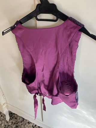Chaleco lentejuelas niña morado. 