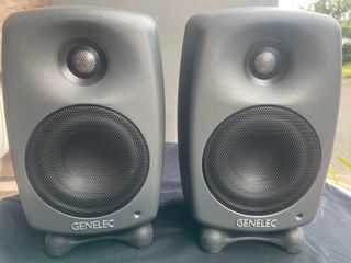 Monitores de estudio Genelec 8020D BI-AMS