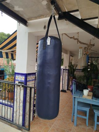 Saco de boxeo Outshock negro