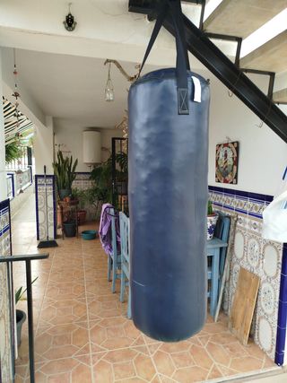 Saco de boxeo Outshock negro
