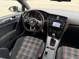 Volkswagen Golf GTI Performance 230cv DSG 5p