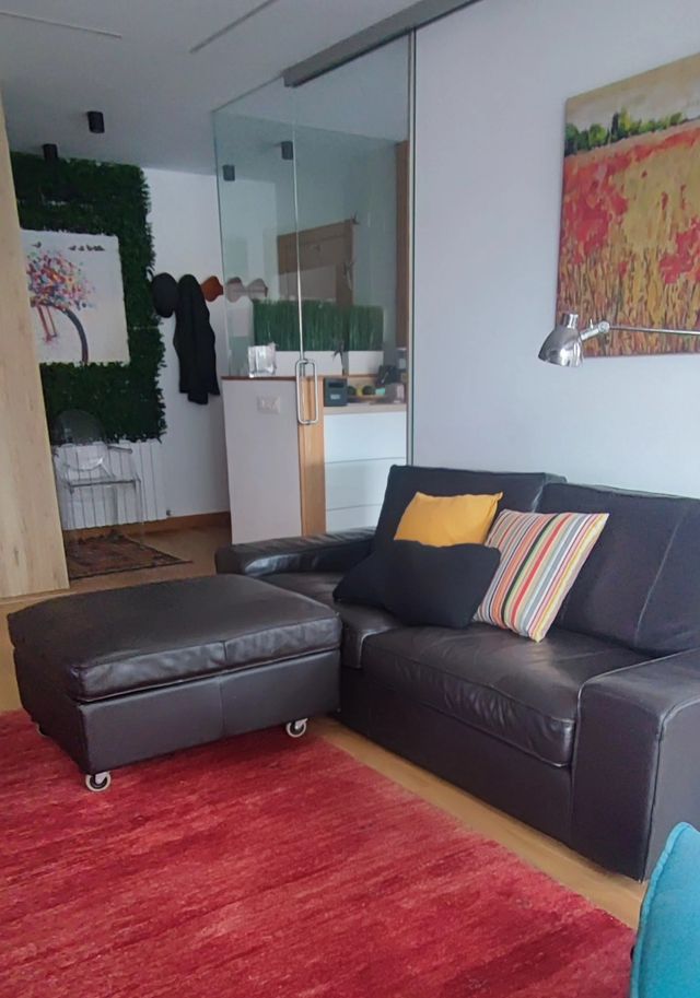 Reposapiés Ikea Cuero