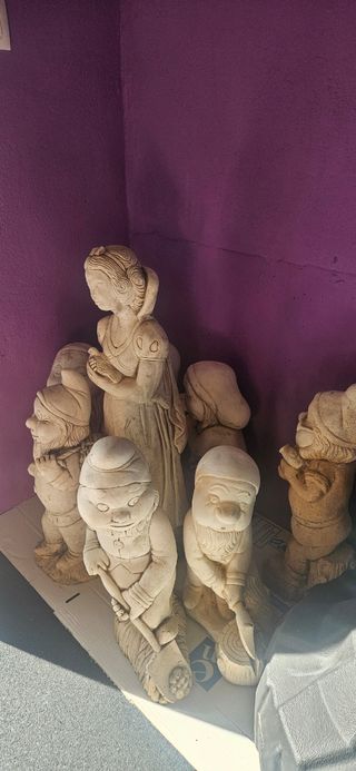Figura Blancanieves y 7 Enanitos.
