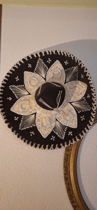 Sombrero Mexicano Negro, Blanco y Plateado