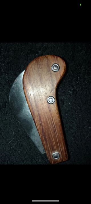 Navaja de campo con mango de madera