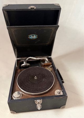 Antiguo Gramófono Alemán