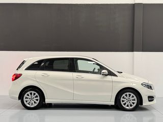 Mercedes-Benz B200d / 1 Propietario 