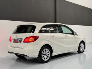 Mercedes-Benz B200d / 1 Propietario 