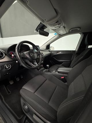 Mercedes-Benz B200d / 1 Propietario 