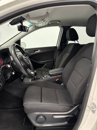 Mercedes-Benz B200d / 1 Propietario 