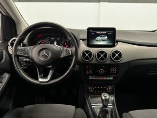 Mercedes-Benz B200d / 1 Propietario 