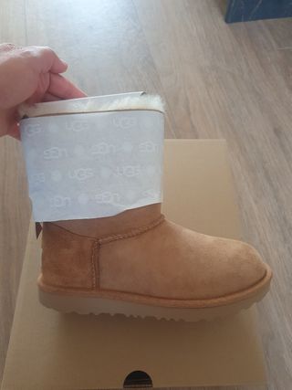 Botas UGG originales color caramelo con lazo